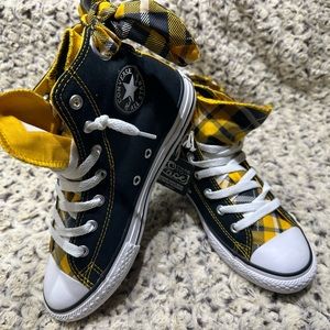 UNIQUE Juniors Girls’ Converse Chuck Taylor All Star High-top Size 4.